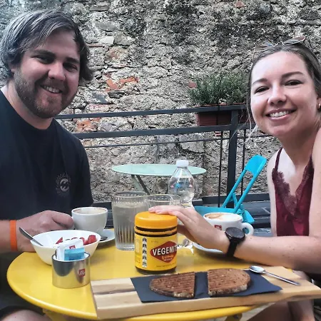 5 Terre Backpackers بيت شباب
